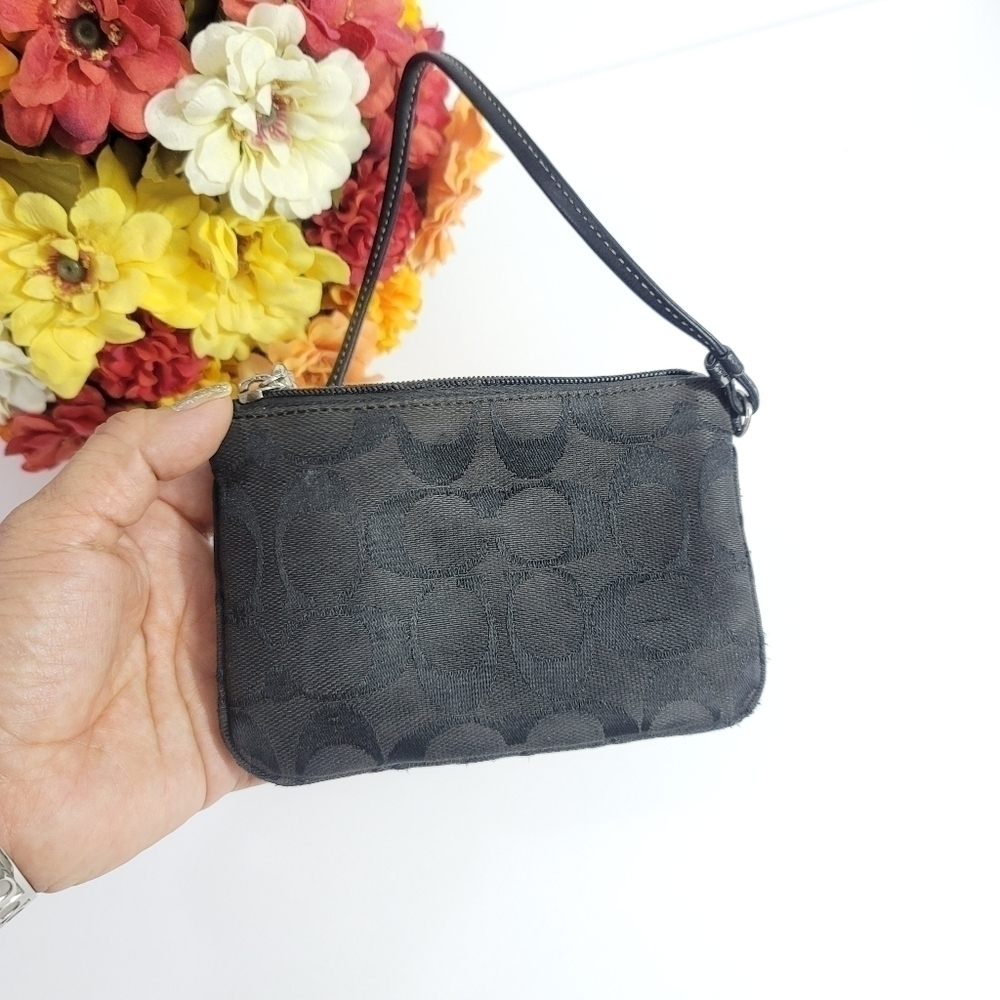 COACH WOMEN SIGNATURE WRISTLET BLACK - Picture 9 of 12